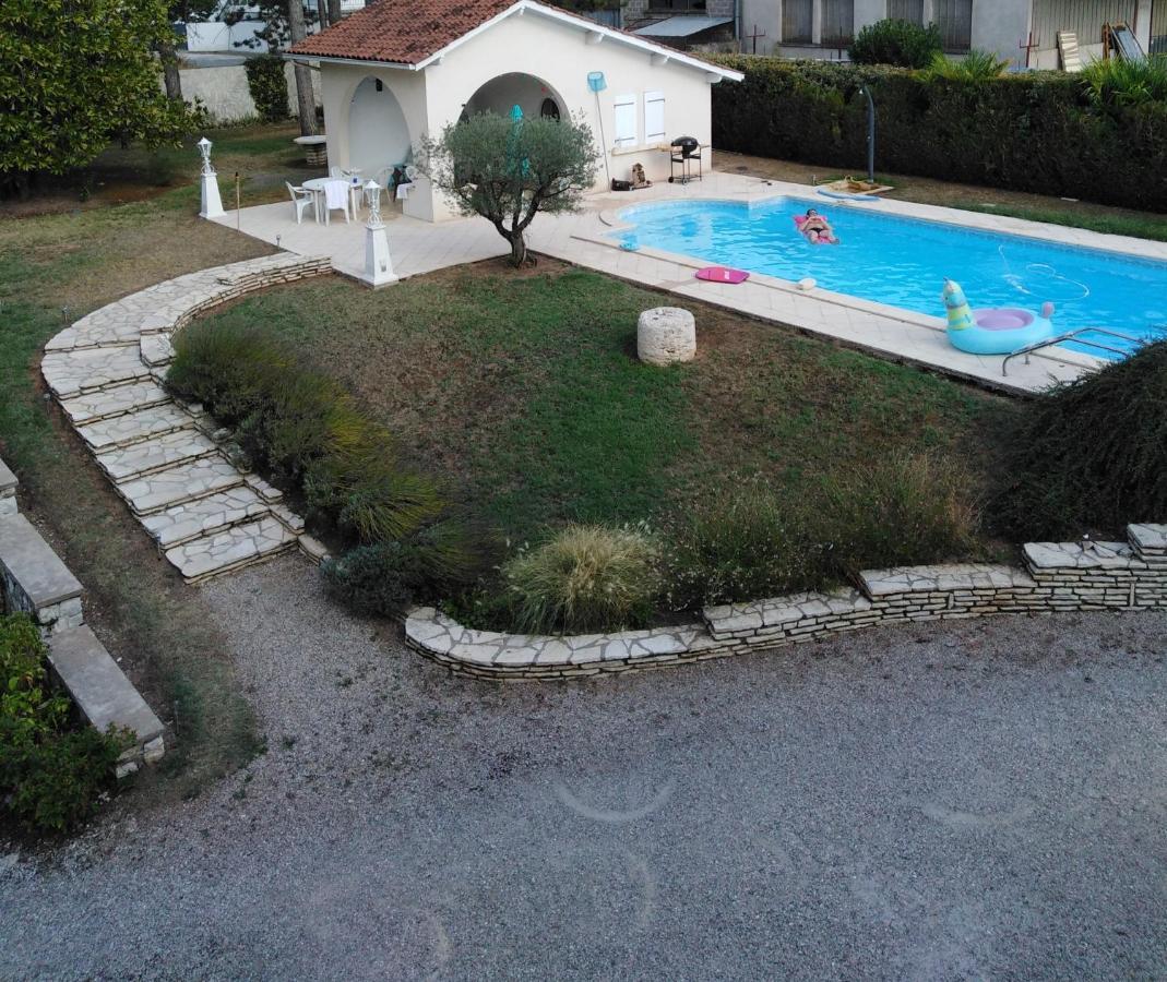 La Maison Basque Sainte-Livrade-sur-Lot Bagian luar foto