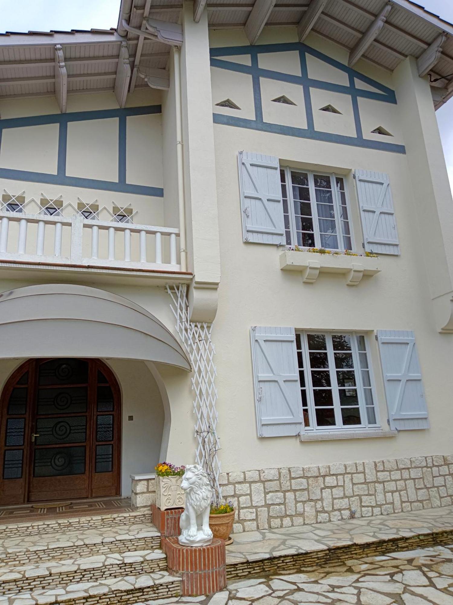 La Maison Basque Sainte-Livrade-sur-Lot Bagian luar foto