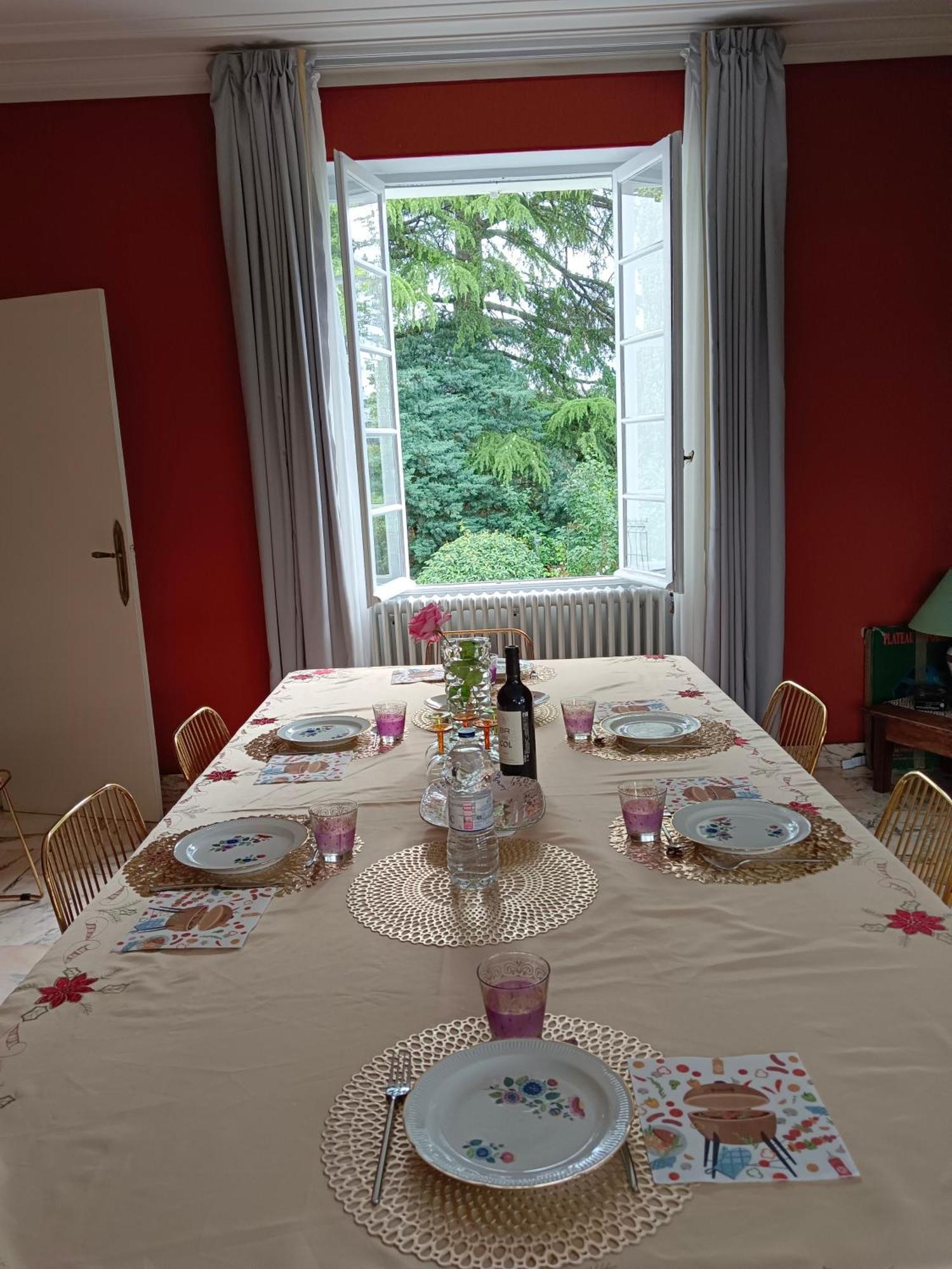 La Maison Basque Sainte-Livrade-sur-Lot Bagian luar foto